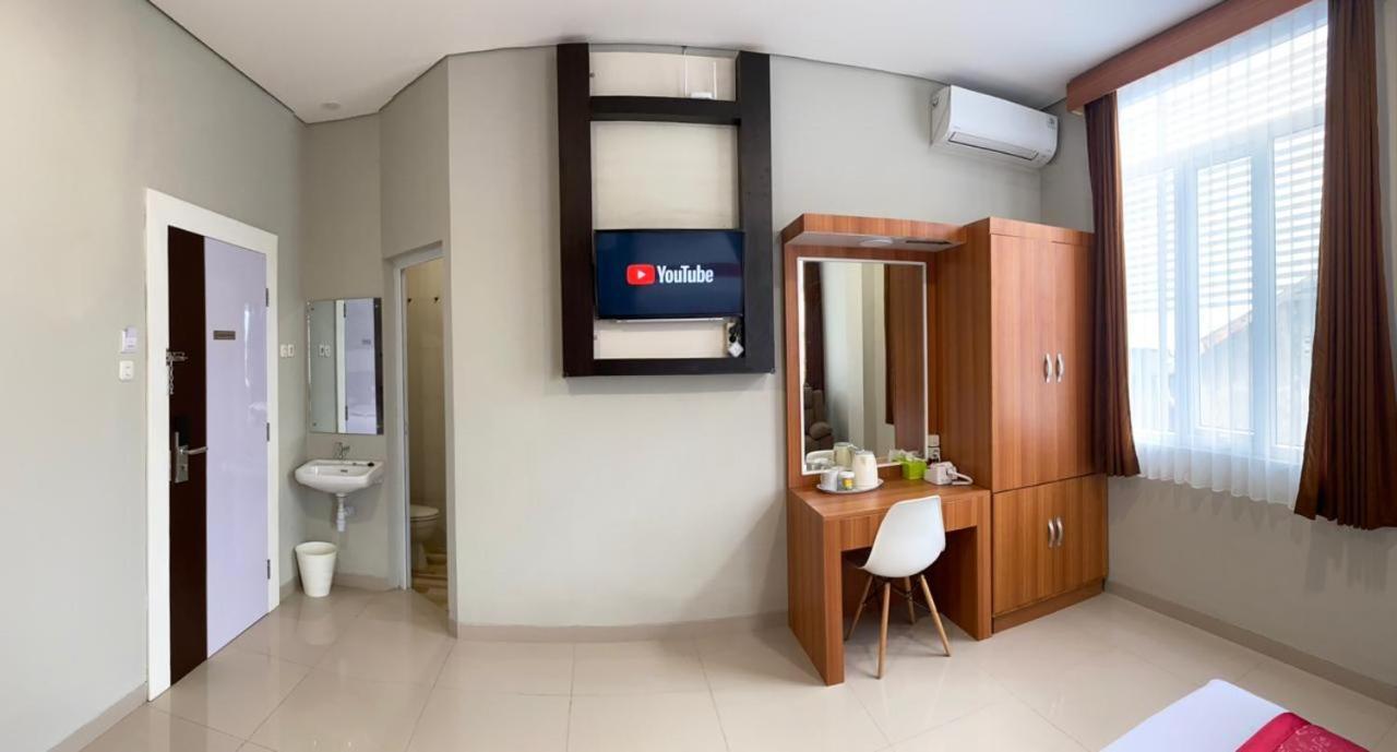 Oyo 2816 Privato Suite Kembaran Dış mekan fotoğraf