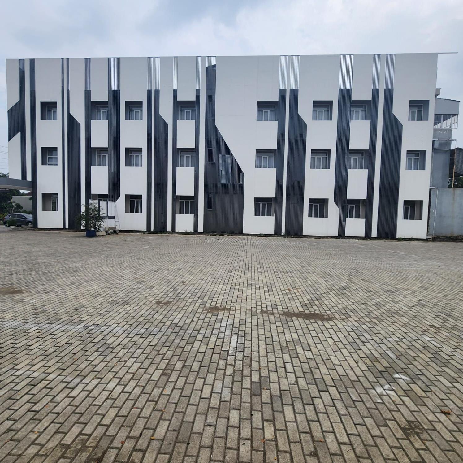 Oyo 2816 Privato Suite Kembaran Dış mekan fotoğraf