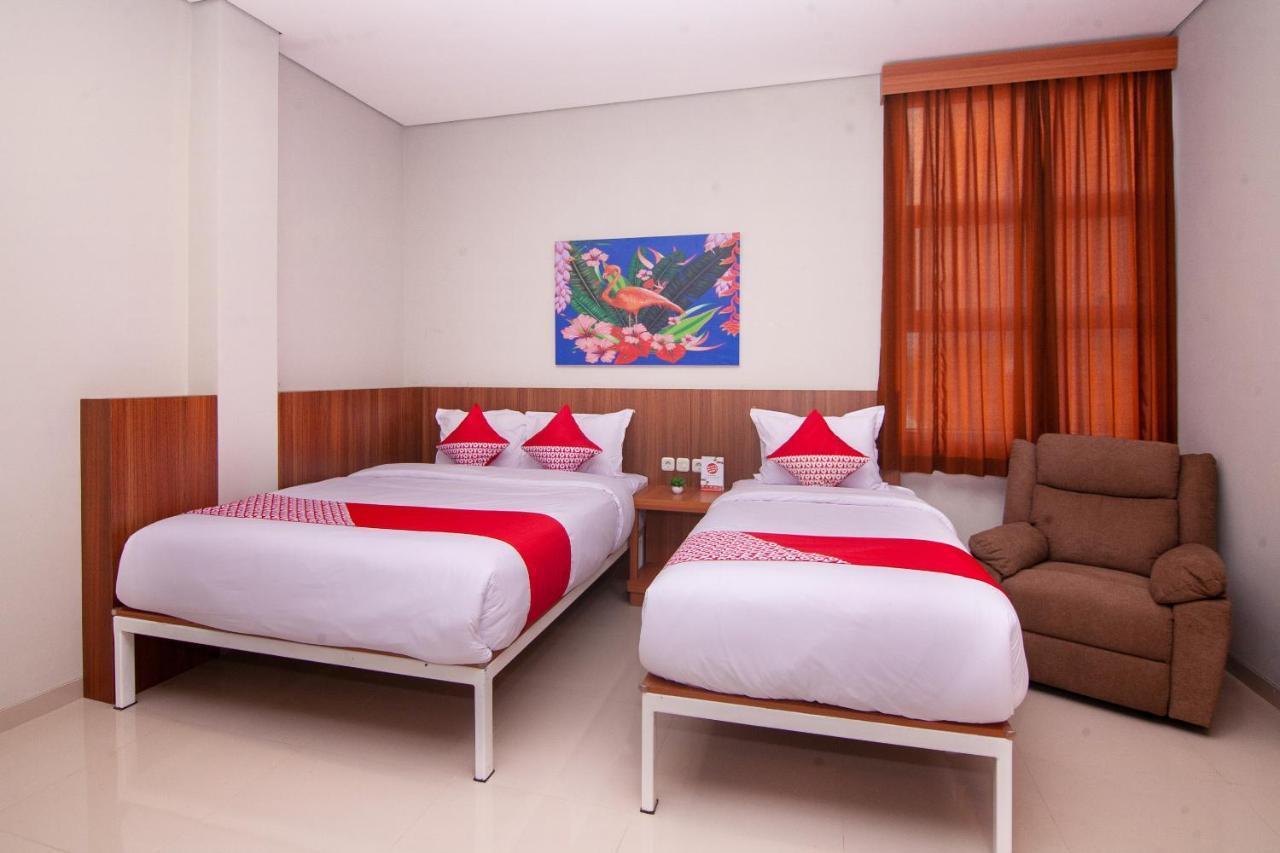 Oyo 2816 Privato Suite Kembaran Dış mekan fotoğraf