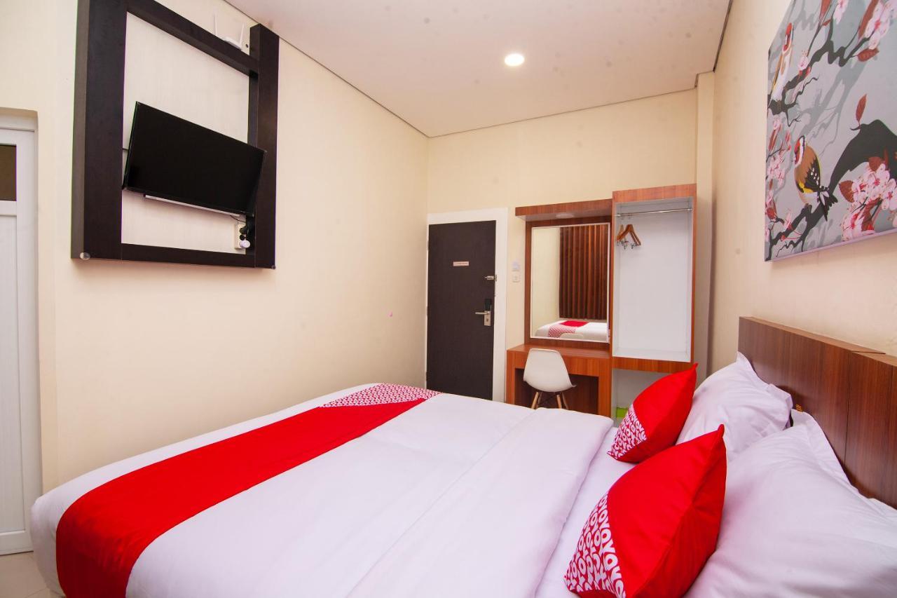 Oyo 2816 Privato Suite Kembaran Dış mekan fotoğraf