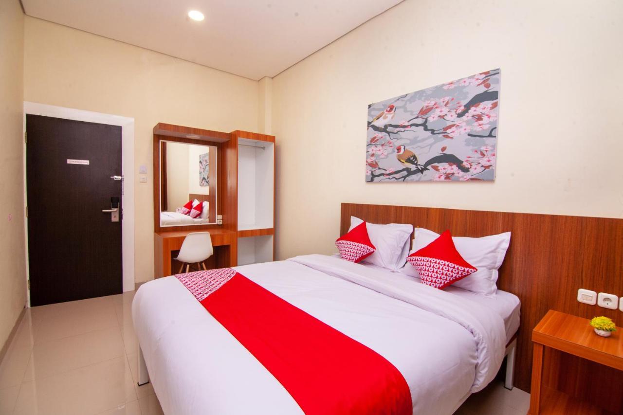 Oyo 2816 Privato Suite Kembaran Dış mekan fotoğraf