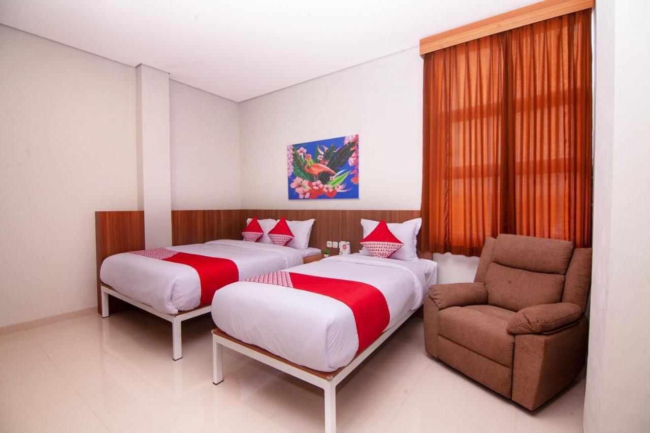 Oyo 2816 Privato Suite Kembaran Dış mekan fotoğraf